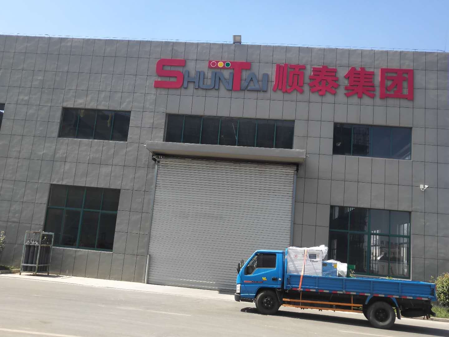 江蘇順泰交通集團(tuán)有限公司牽手權(quán)偉節(jié)能螺桿空壓機(jī)