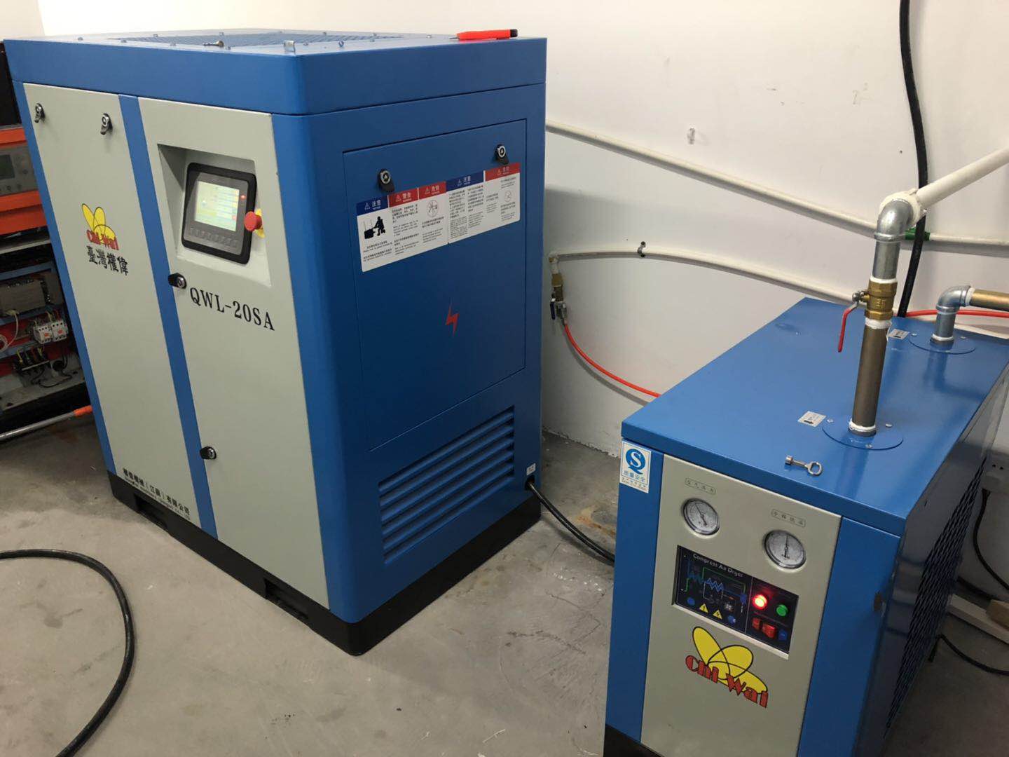 移動螺桿機潤滑油管道堵塞的幾個措施!-權(quán)偉螺桿空壓機