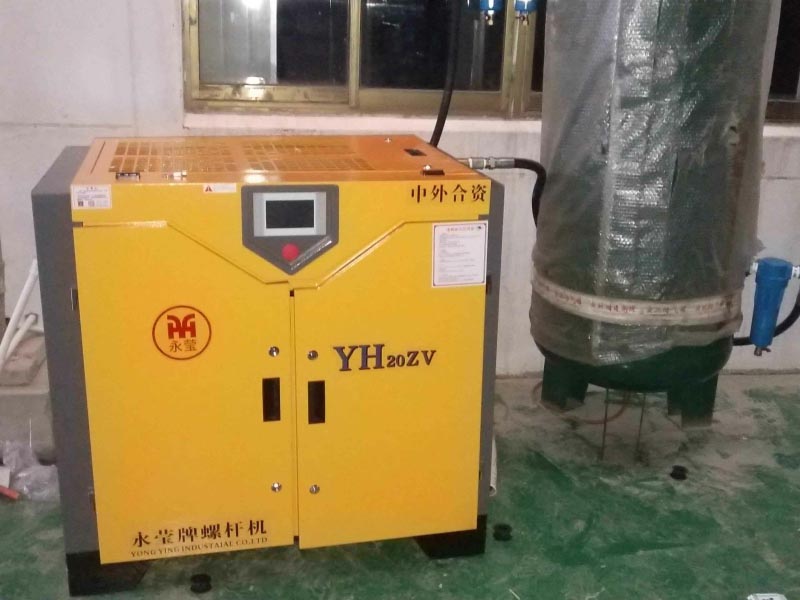 如何判斷自己的空壓機(jī)是否需要換機(jī)油 權(quán)偉螺桿空壓機(jī)和您一起討論