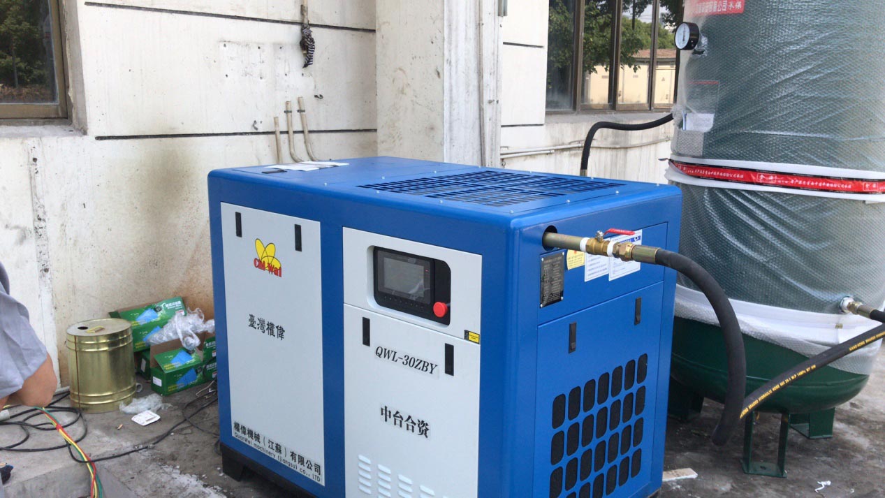 簡單說說說噴砂用的空壓機(jī)選擇方法 -螺桿空壓機(jī)廠家