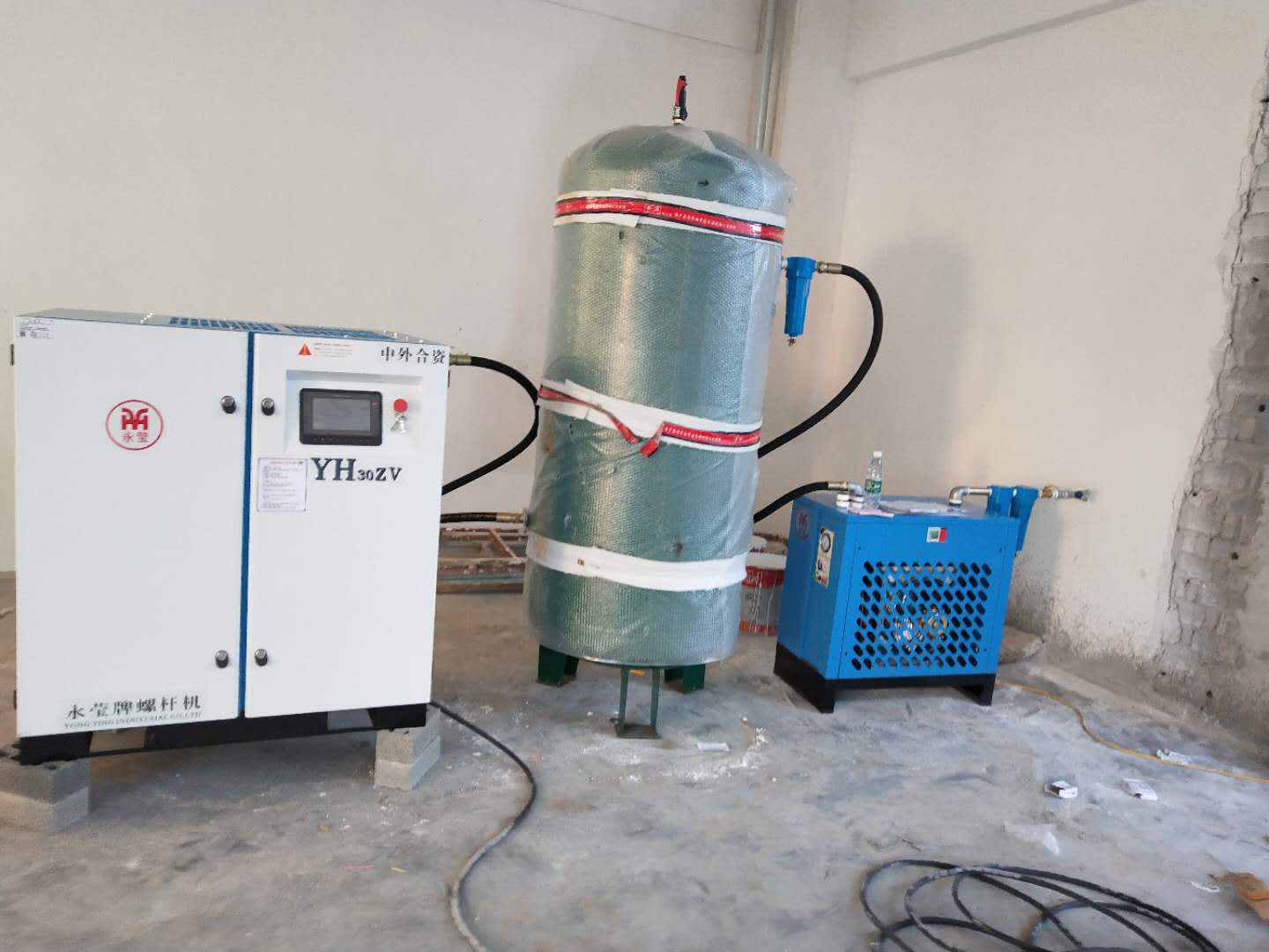 權(quán)偉永瑩螺桿空壓機(jī)廠家 權(quán)偉永瑩螺桿空壓機(jī)廠家