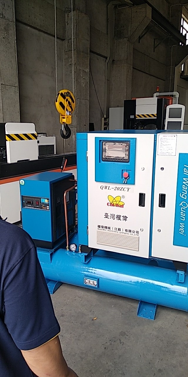 激光切割螺桿空壓機(jī)