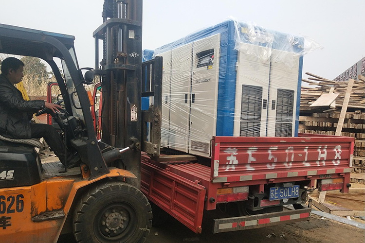 權(quán)偉螺桿空壓機