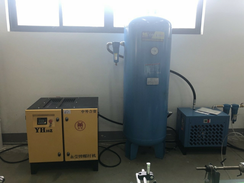 權偉節(jié)能螺桿空壓機